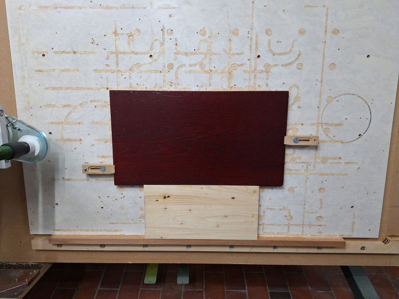 Datei:ViktoriaCNC werkstueck befestigung.jpg