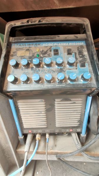 Datei:Stahlwerk AC-DC Plasma WIG200P.jpg